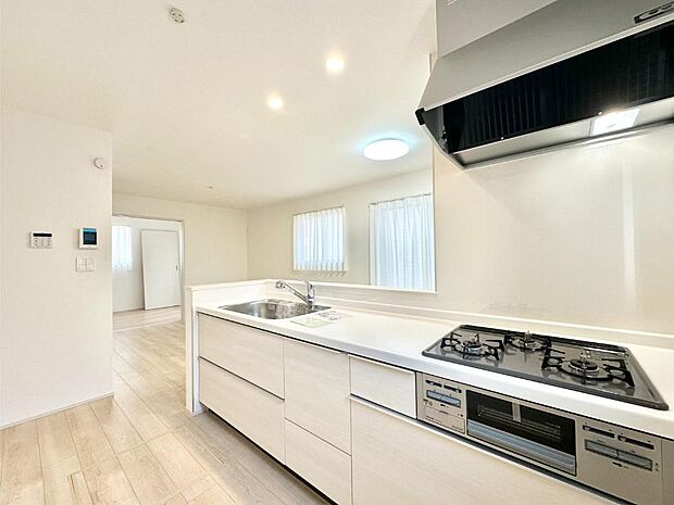 毎日使うキッチンだから、使いやすさ&お手入れのしやすさにこだわりました。