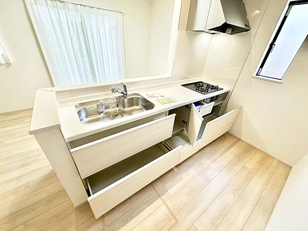 使いやすさを優先したスライド式収納タイプ!