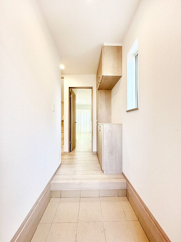 いつもきれいにしておきたい玄関ですね。