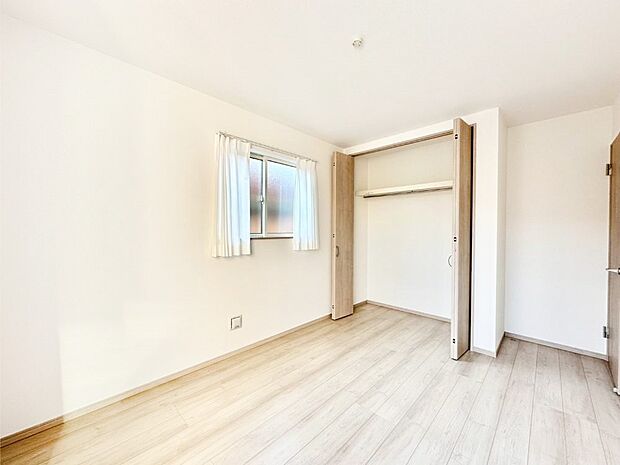 ナチュラルなフローリングはどんなインテリアにもマッチ。