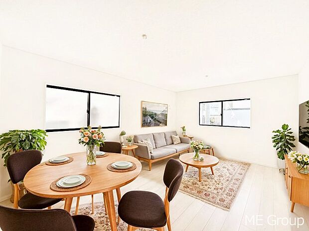 落ち着いた雰囲気のリビングは家族みんなの快適空間です　※家具はCGです