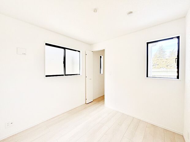 たっぷりの収納力を備えたWIC付きのお部屋はスッキリ快適に過ごせます  