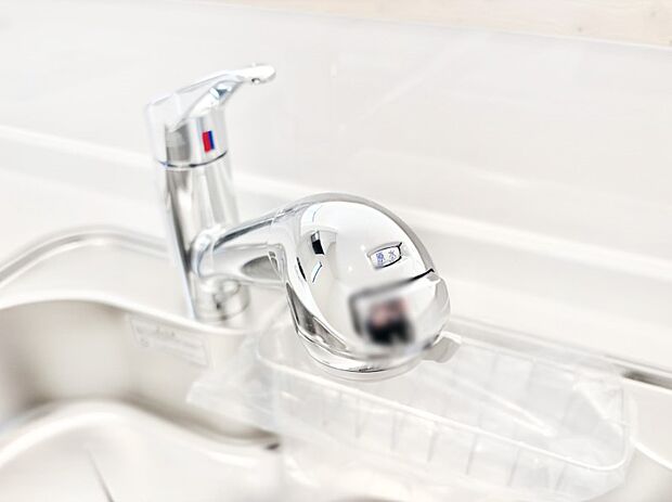 いつでも清潔なおいしいお水を。一つの水栓で水道水と浄水を使い分け。