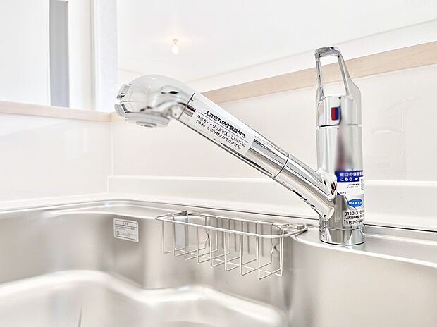 いつでも清潔なおいしいお水を。一つの水栓で水道水と浄水を使い分け。