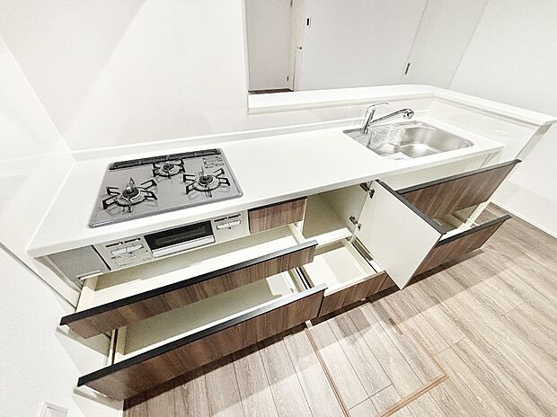 使いやすさを優先したスライド式収納タイプ!