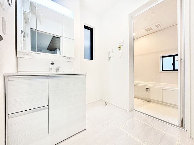 身支度もスムーズにおこなえる脱衣場