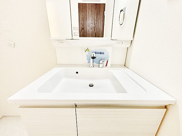 ハンドシャワー付き!使いやすい洗面台。