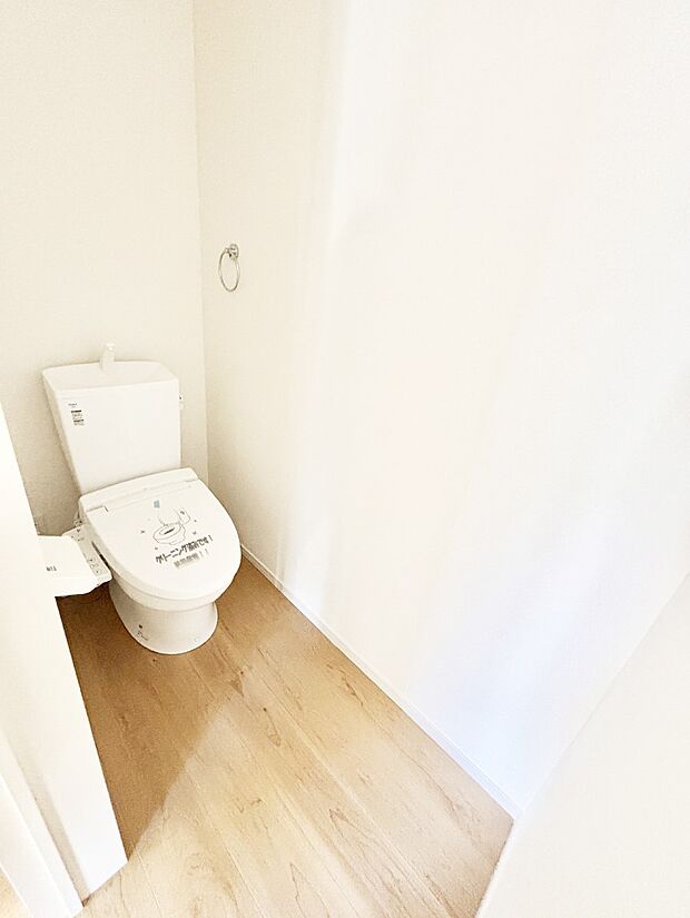 トイレは温水洗浄機能付き