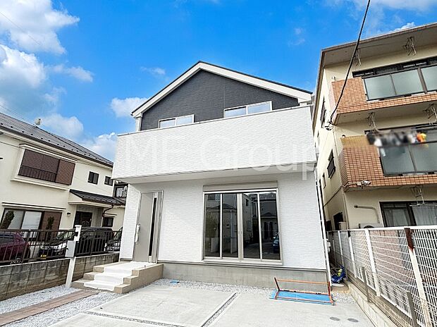 溢れる陽光でご家族の笑顔も輝く