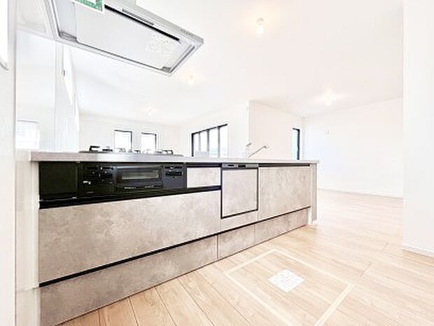 広々とした使い勝手の良いキッチンで日々のお料理も楽しくなりそう