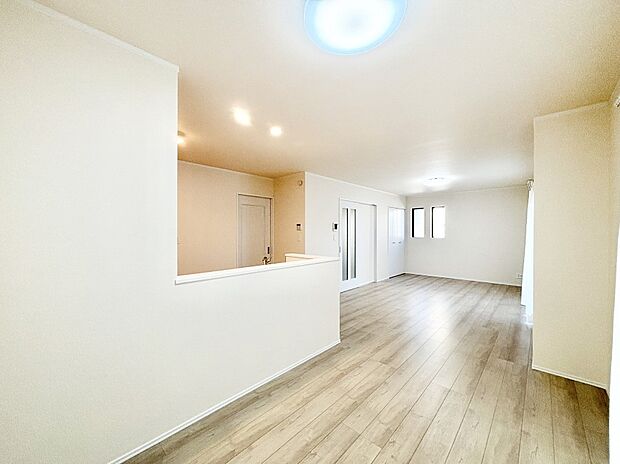 どこにいても家族のつながりを感じられるコミュニケーションリビング。