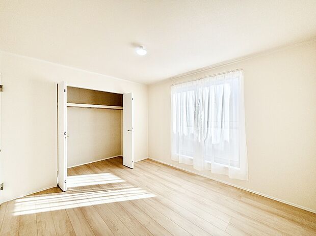 子供部屋にもおすすめな収納スペースたっぷりの居室