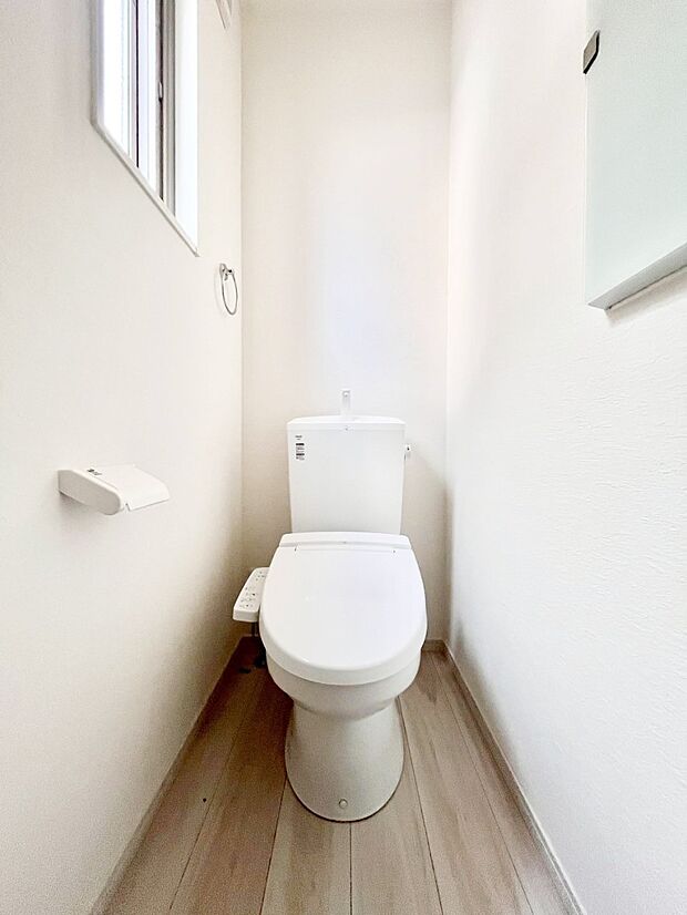 トイレは温水洗浄機能付き