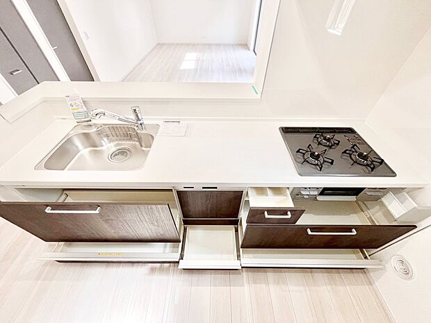 使いやすさを優先したスライド式収納タイプ!