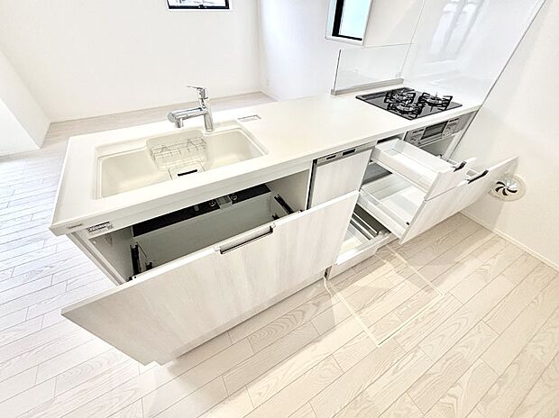 使いやすさを優先したスライド式収納タイプ!