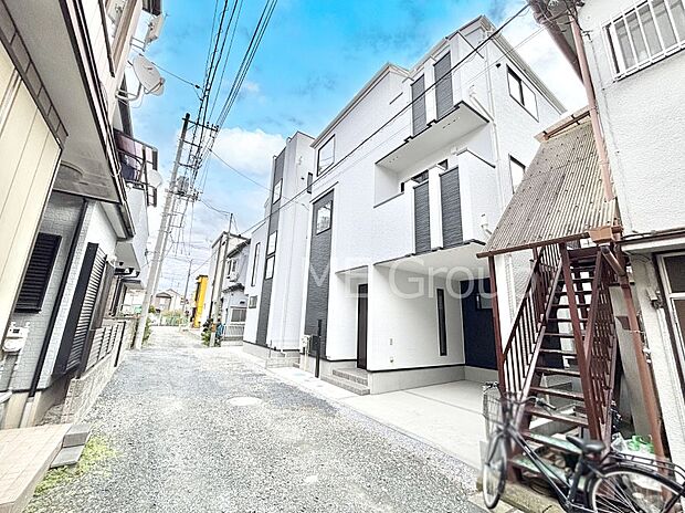 前面道路はきちんと整備されています