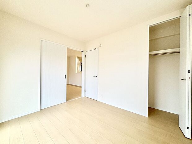 子供部屋にもおすすめな収納スペースたっぷりの居室