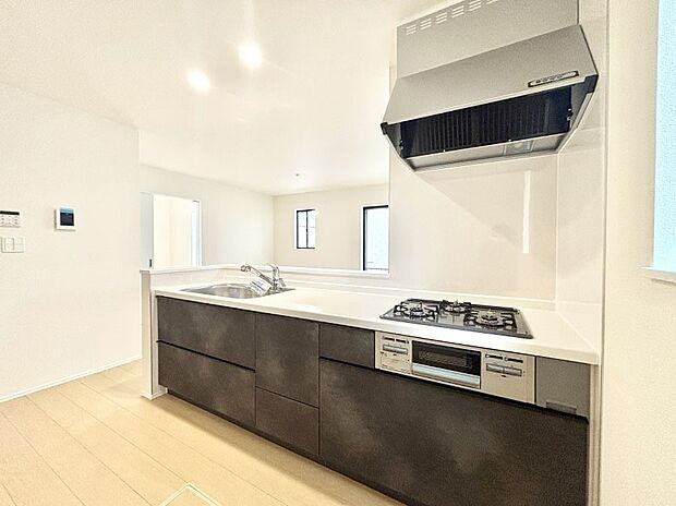 料理をしながらでもご家族との会話を楽しめる対面キッチン