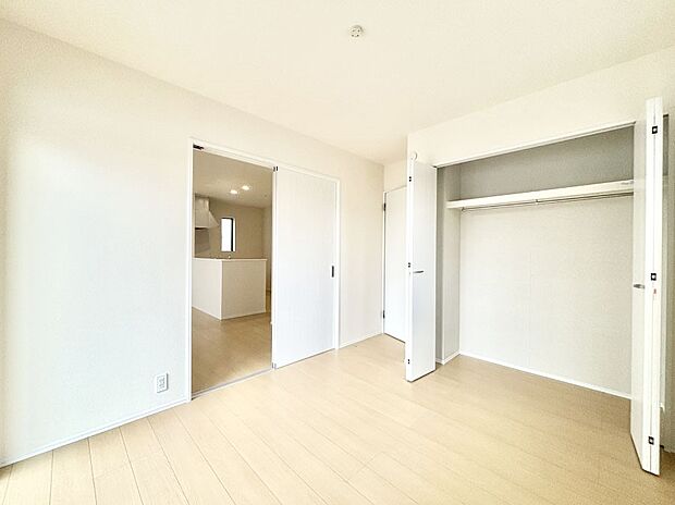 子供部屋にもおすすめな収納スペースたっぷりの居室