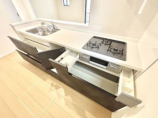 使いやすさを優先したスライド式収納タイプ!