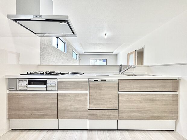 広々とした使い勝手の良いキッチンで日々のお料理も楽しくなりそう