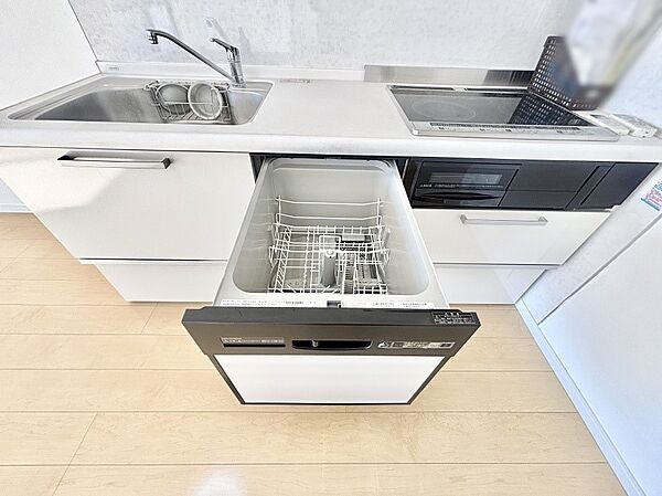 面倒なお片づけは食洗機にお任せ！家事の負担が減って、時間にも気持ちにもゆとりができます。