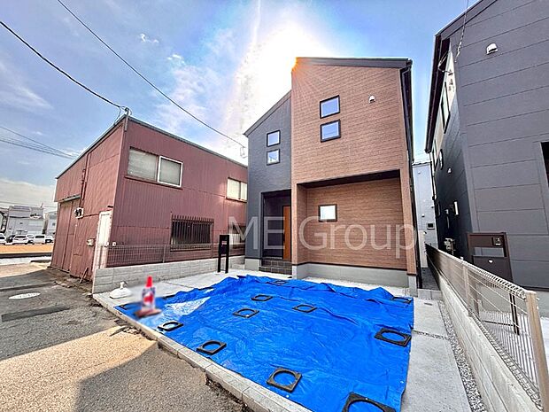 前面道路はきちんと整備されています  