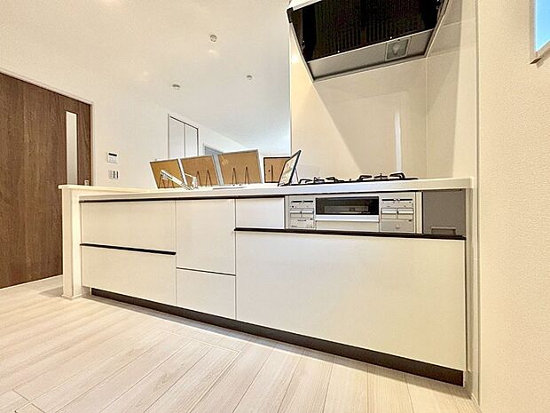 料理をしながらでもご家族との会話を楽しめる対面キッチン