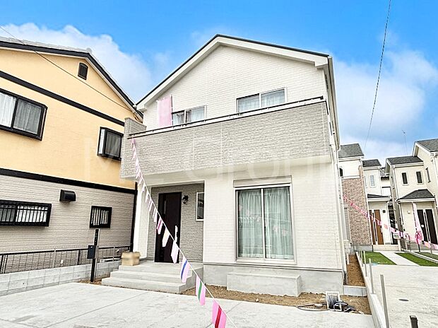 洗練された外観、上質な住空間が広がる室内は永く安心して過ごせる住居です。