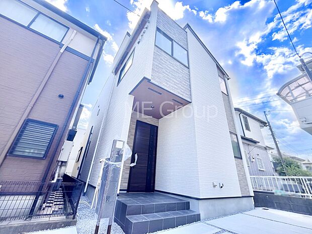 たっぷりの陽光と開放感に包まれる明るい住まい