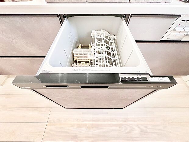 面倒なお片づけは食洗機にお任せ！家事の負担が減って、時間にも気持ちにもゆとりができます。