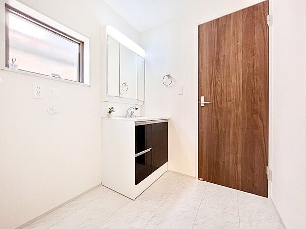 上質な洗面空間がゆとりの時間を演出