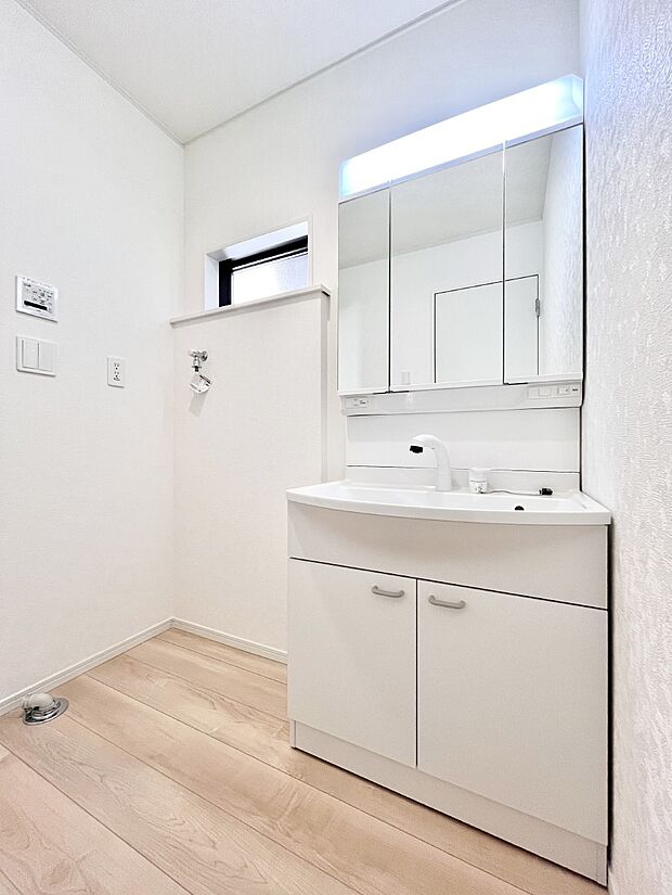 広々とゆとりのあるランドリースペース  