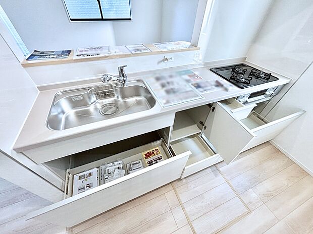 使いやすさを優先したスライド式収納タイプ！