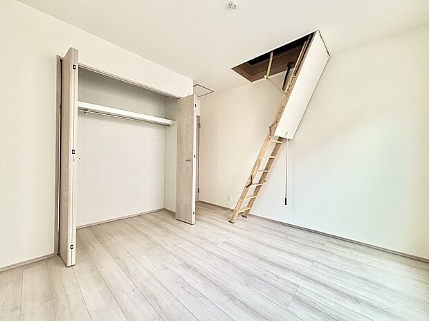 子供部屋にもおすすめな収納スペースたっぷりの居室