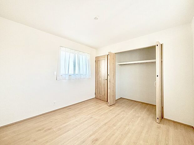 子供部屋にもおすすめな収納スペースたっぷりの居室