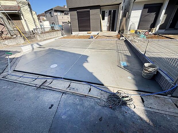 駐車2台可能！急なお客様の駐車に。また、ご家族の自転車スペースとしても大活躍。