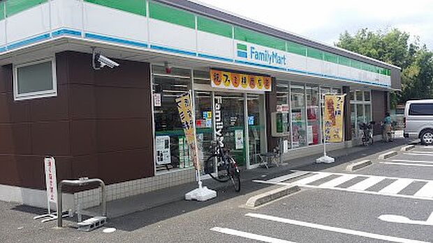 コンビニ 410m ファミリーマート 越谷大林店