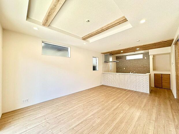 住む方の個性が引き出される、インテリアを考えるのが楽しみなリビングです！ 　