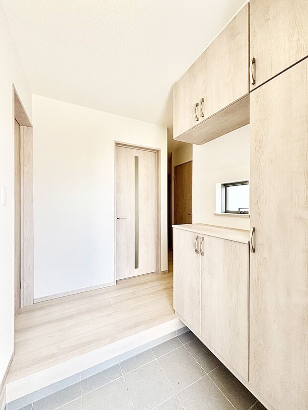 家族の帰宅やお客様をあたたかく迎える玄関