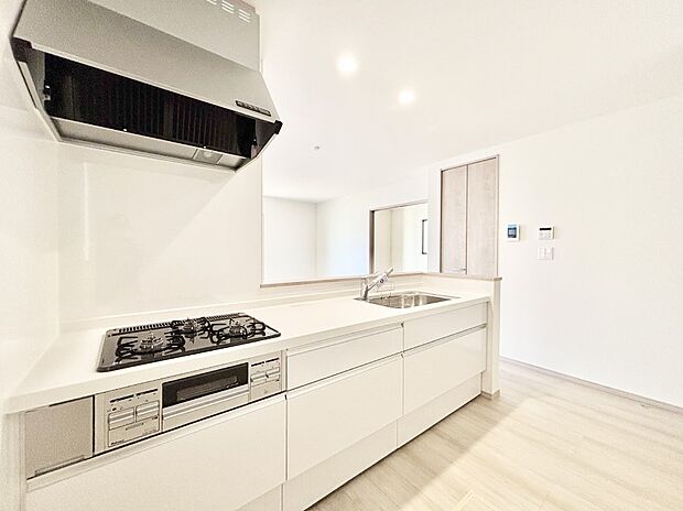 料理をしながらご家族との会話を楽しめる対面カウンターキッチン