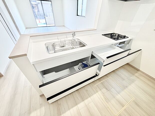 使いやすさを優先したスライド式収納タイプ!