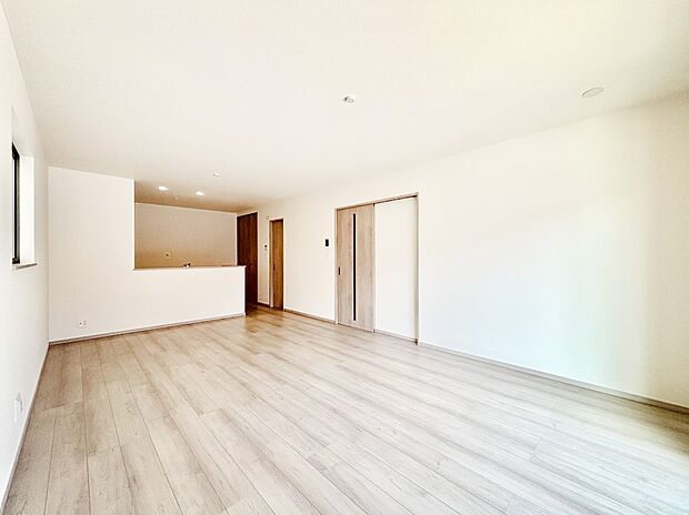 家族の笑顔が自然と生まれてくる、そんな雰囲気のダイニングに仕上がっています