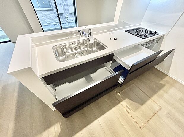 使いやすさを優先したスライド式収納タイプ!