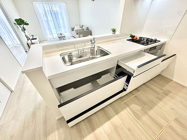 使いやすさを優先したスライド式収納タイプ!