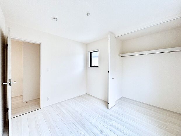 子供部屋にもおすすめな収納スペースたっぷりの居室
