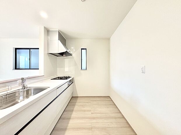 ゆとりあるキッチンではご家族と楽しくお料理ができます。