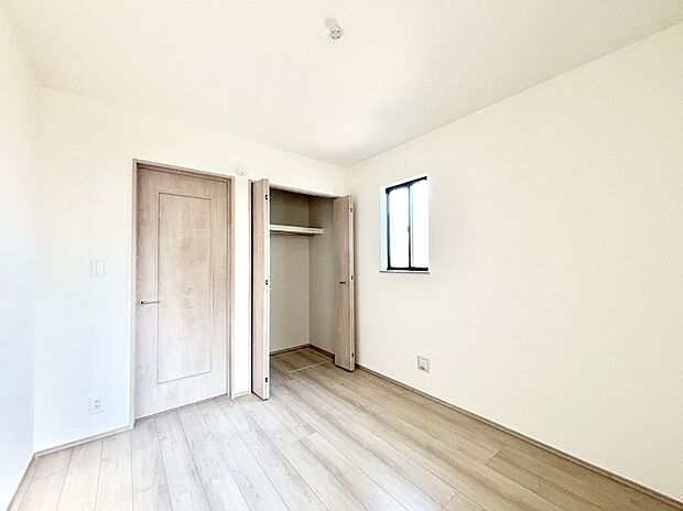 子供部屋にもおすすめな収納スペースたっぷりの居室