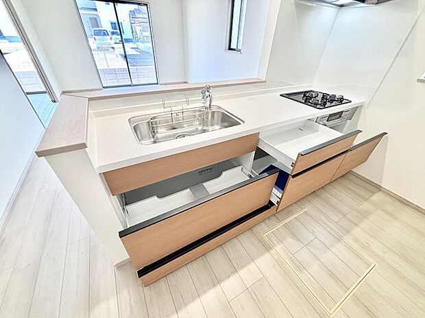 使いやすさを優先したスライド式収納タイプ!