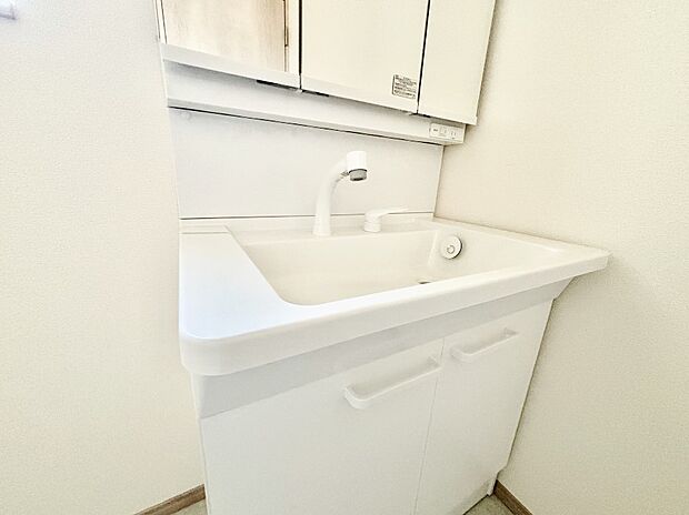 ハンドシャワー付き!使いやすい洗面台。